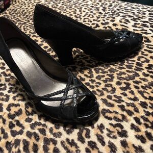 Kenneth Cole Reaction Black Crisscross Heels